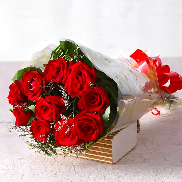 Scarlet Symphony Flower Bouquet (Rs 1499/=)