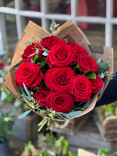 Scarlet Symphony Flower Bouquet (Rs 1499/=)